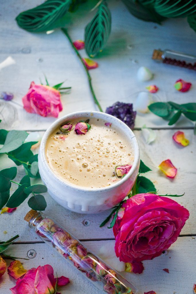 How to make a rose latte at home